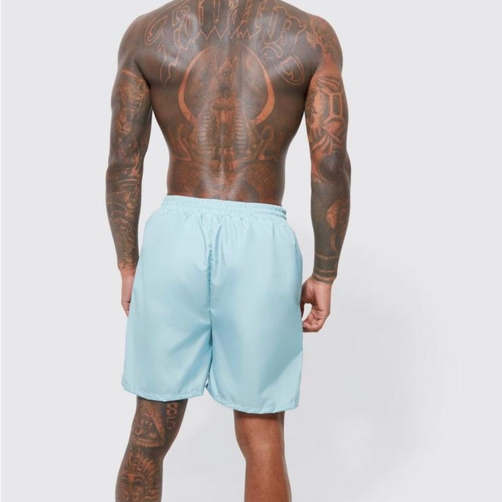 Shorts - Picture 3 of 3